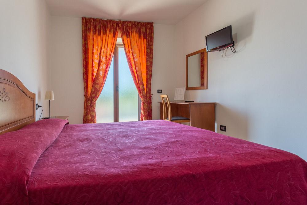 Hotel Plaza Aversa Esterno foto